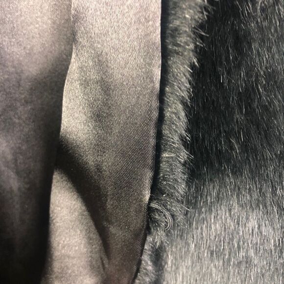 BCBGENERATION | Faux Fur Black Vest Size X-Small - Picture 8 of 12